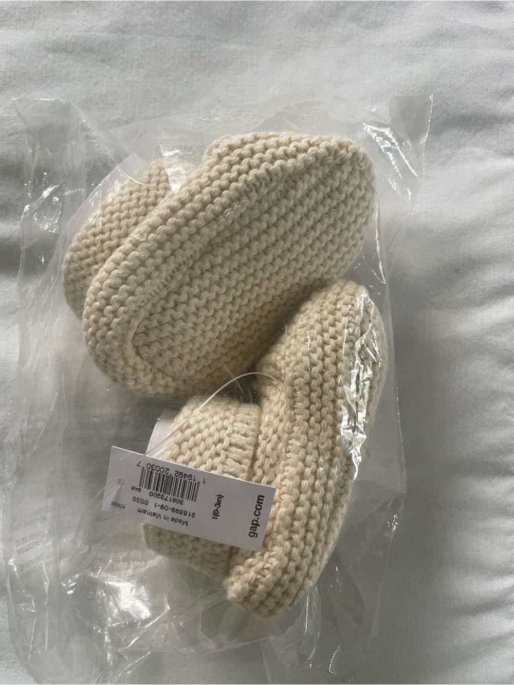 GAP Cream Knit Baby Mittens
